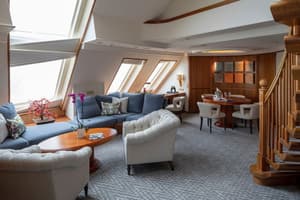 P&O Cruises Aurora Library Suite 2.jpg